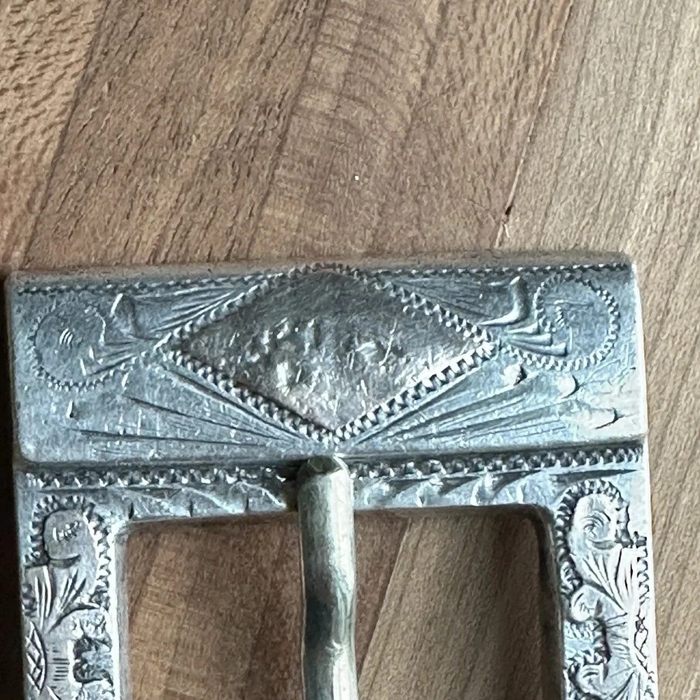 Artisan Mexico Belt Buckle 1.875 Inch Women Tooled Silver Alloy‎ Rose Gold 28.4g